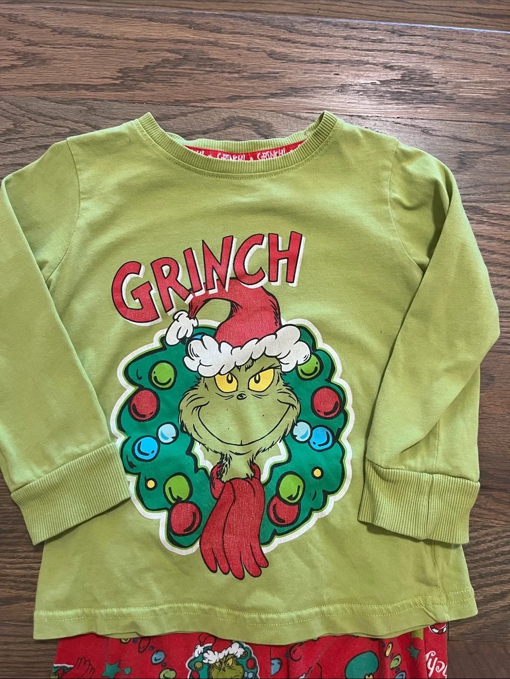 Grinch PJs size 3/4 years GUC